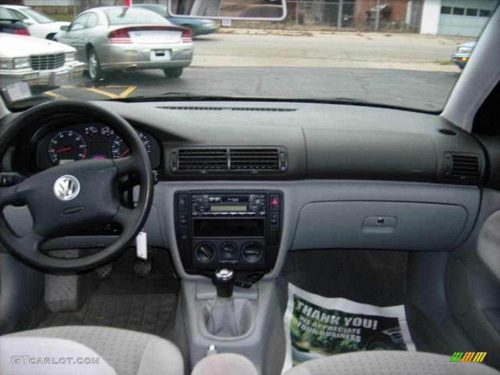 2001 Passat GLS Sedan - Satin Silver Metallic / Gray photo #11