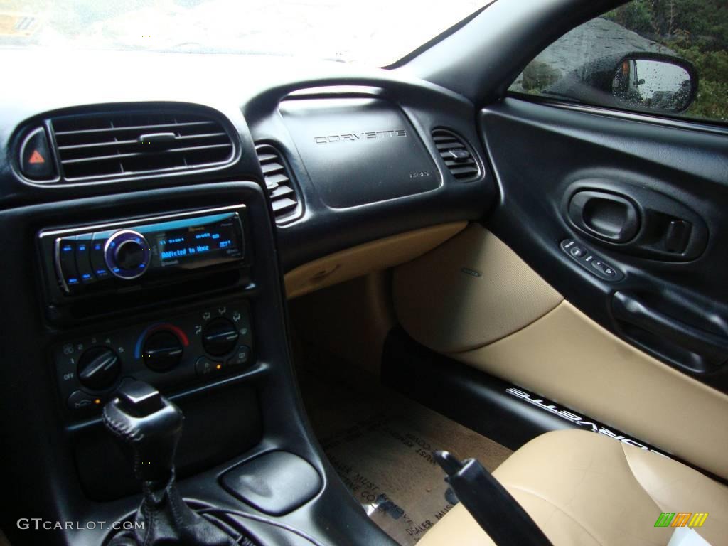 2000 Corvette Coupe - Black / Light Oak photo #13