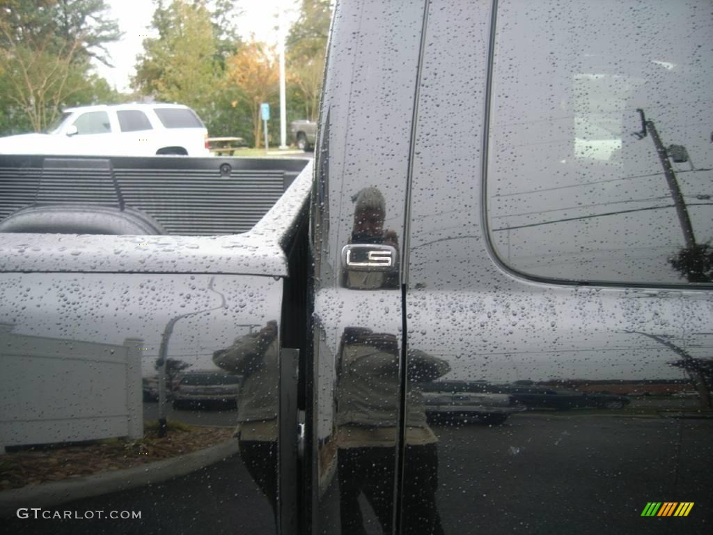 2003 Silverado 1500 LS Extended Cab - Black / Dark Charcoal photo #13