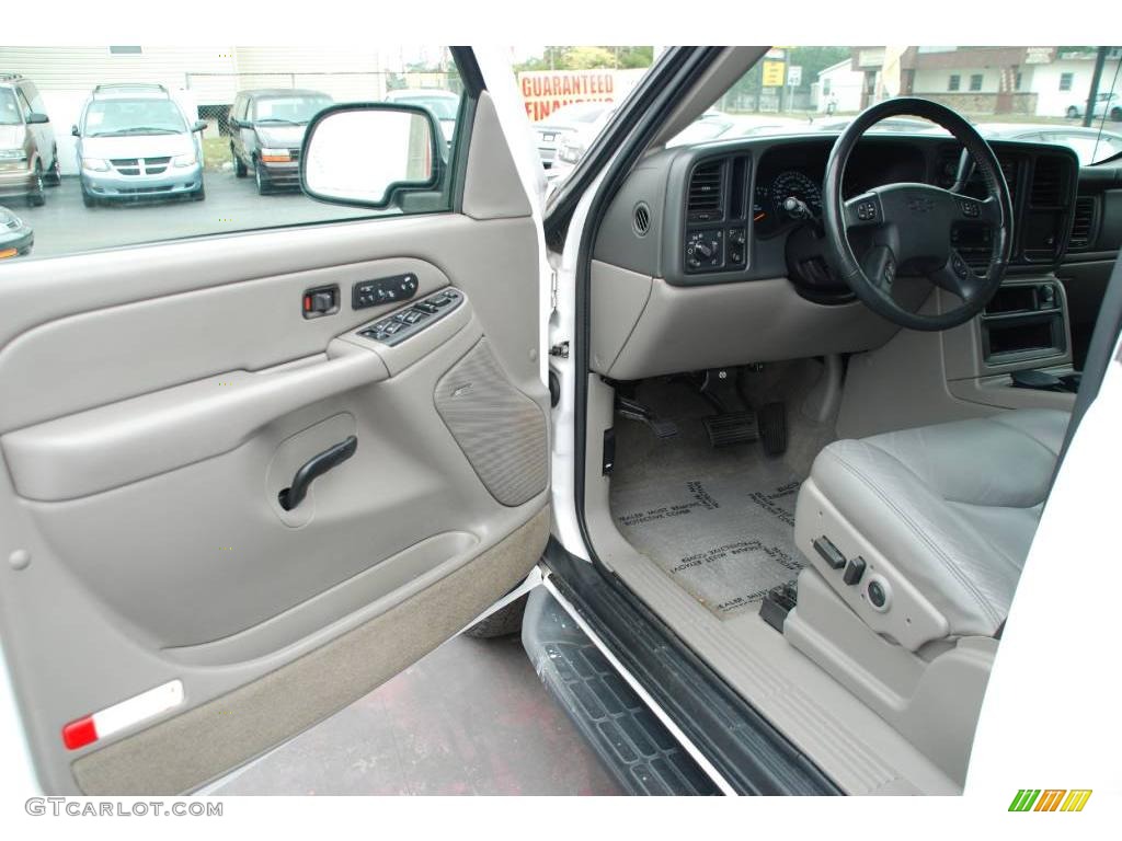 2005 Tahoe LT - Summit White / Gray/Dark Charcoal photo #20