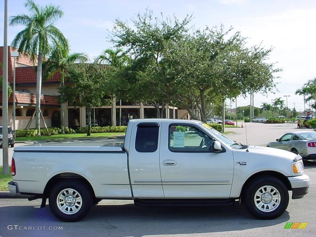 2002 F150 XLT SuperCab - Silver Metallic / Medium Graphite photo #2
