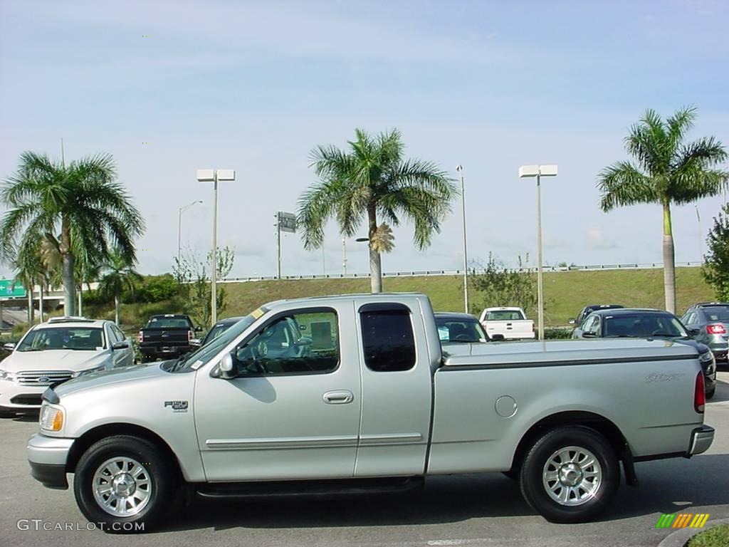 2002 F150 XLT SuperCab - Silver Metallic / Medium Graphite photo #7