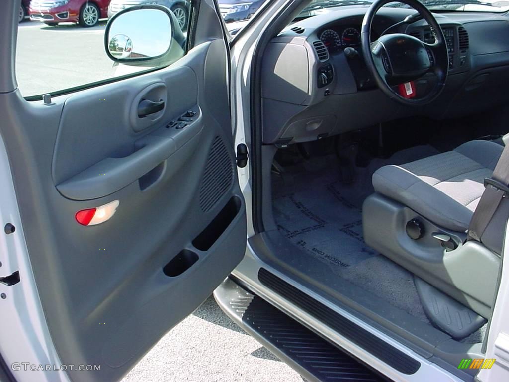 2002 F150 XLT SuperCab - Silver Metallic / Medium Graphite photo #10