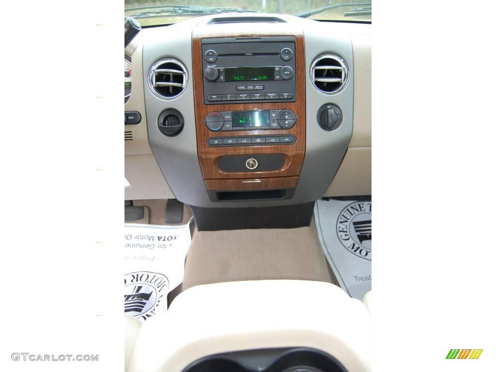 2004 F150 Lariat SuperCab - Medium Wedgewood Blue Metallic / Tan photo #15