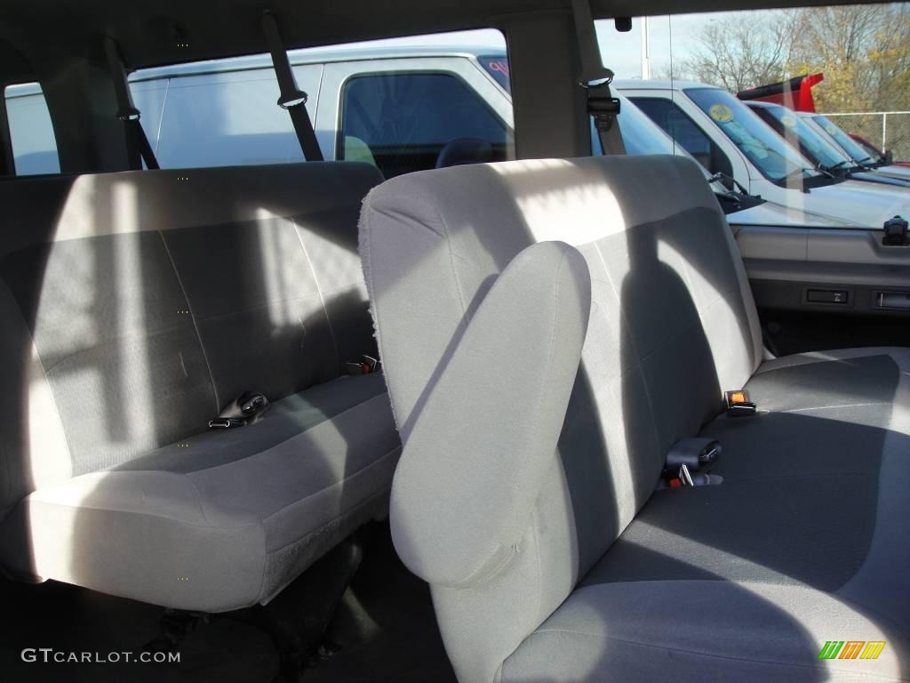 2007 E Series Van E350 Super Duty XLT 15 Passenger - Oxford White / Medium Flint Grey photo #19