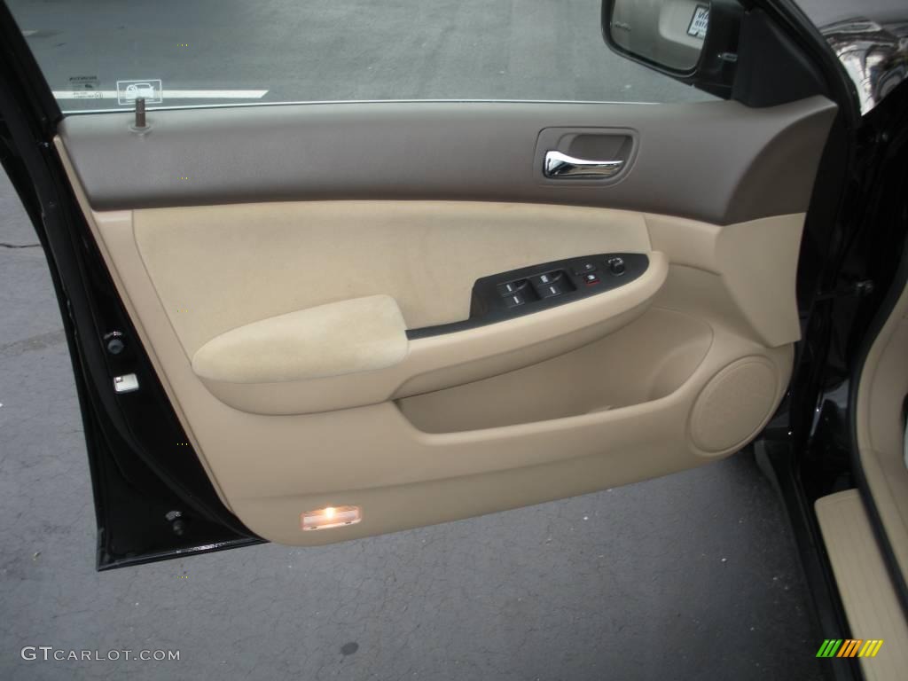 2006 Accord LX Sedan - Nighthawk Black Pearl / Ivory photo #12