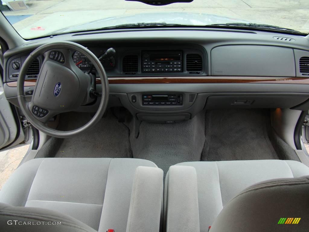 2003 Crown Victoria LX - Silver Frost Metallic / Light Flint photo #14