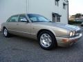 Topaz Metallic - XJ Vanden Plas Photo No. 5