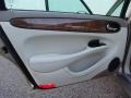 Topaz Metallic - XJ Vanden Plas Photo No. 18