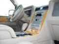 2007 Light French Silk Metallic Lincoln Navigator Luxury 4x4  photo #12