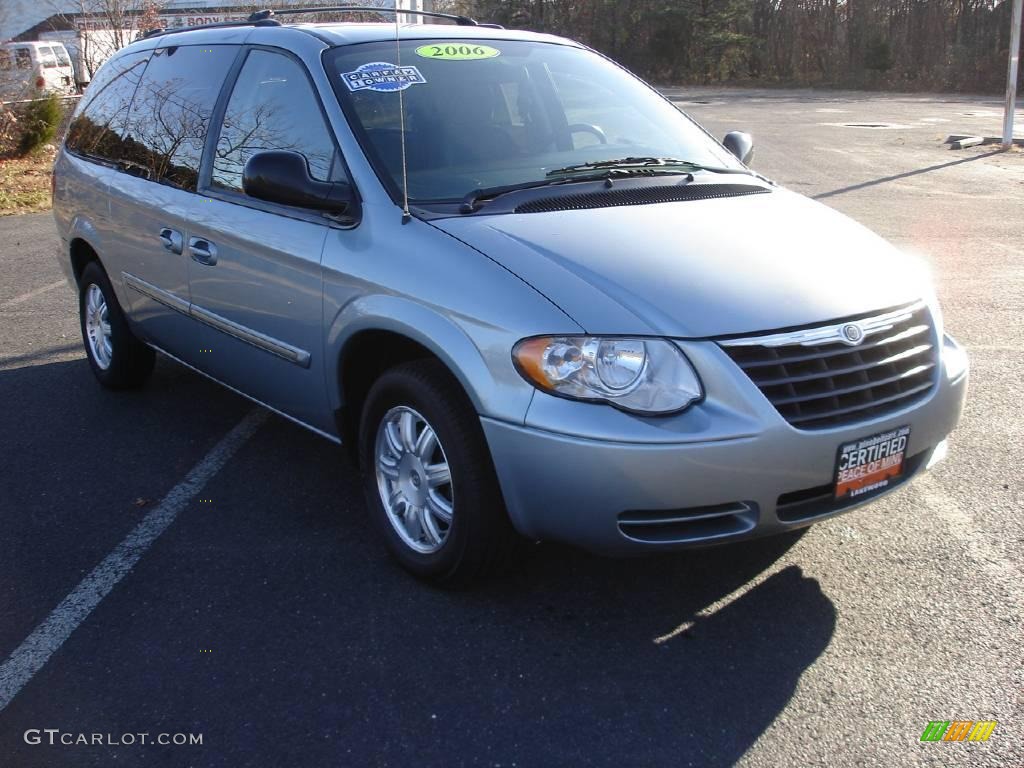 2006 Town & Country Touring - Butane Blue Pearl / Medium Slate Gray photo #2