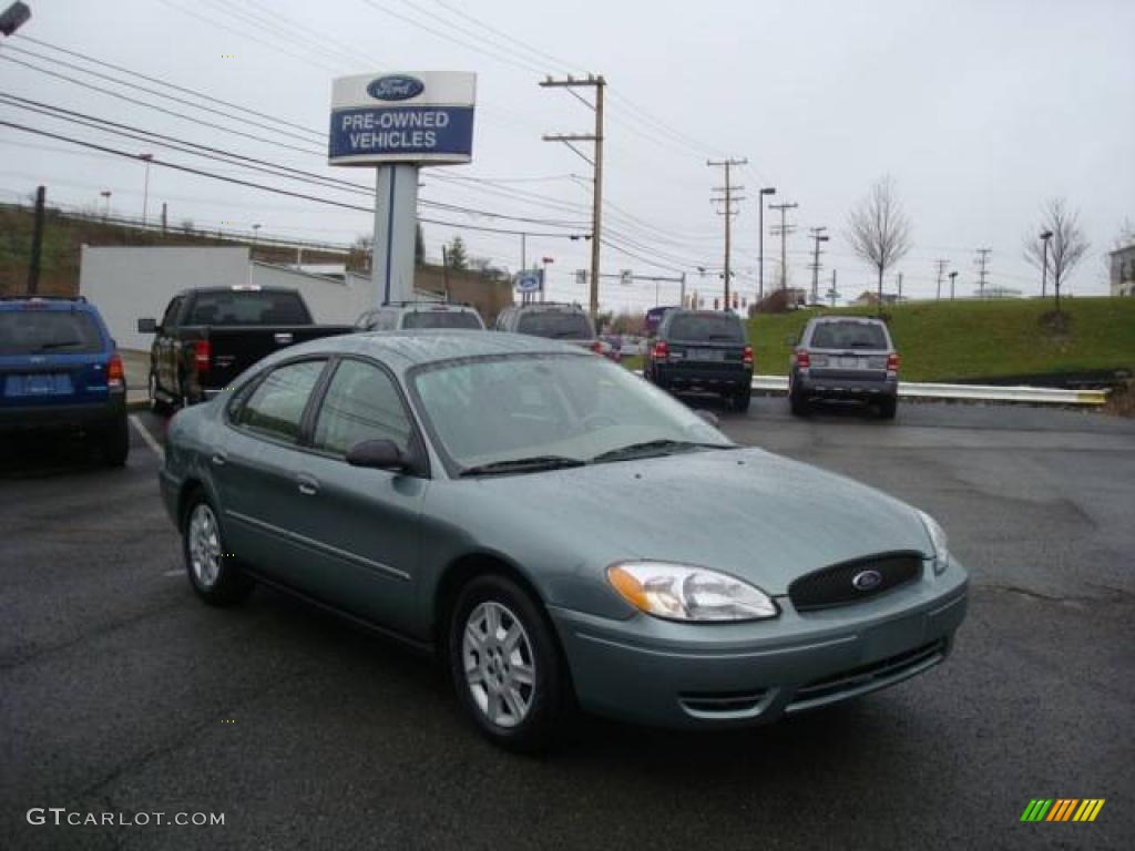 2006 Taurus SE - Light Tundra Metallic / Medium/Dark Pebble Beige photo #1