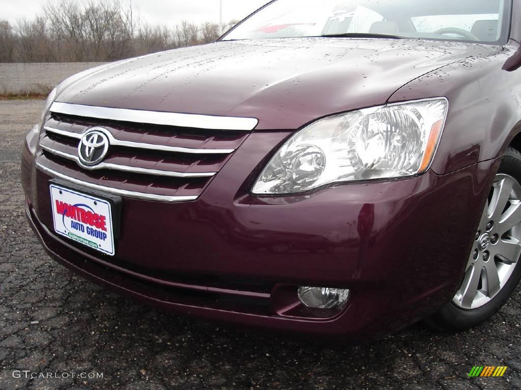 2006 Avalon XLS - Cassis Red Pearl / Ivory photo #9