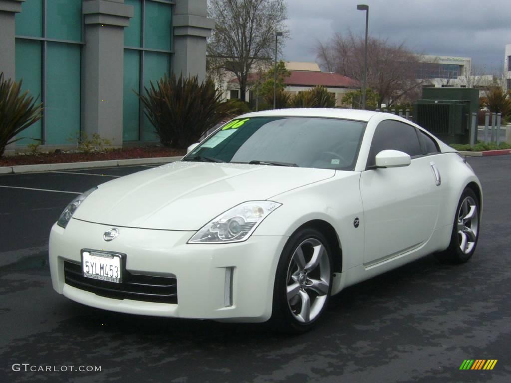 Pikes Peak White Pearl Nissan 350Z