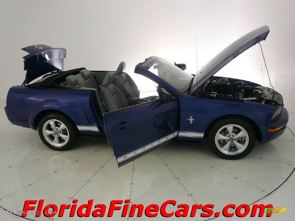 2007 Mustang V6 Premium Convertible - Vista Blue Metallic / Light Graphite photo #8