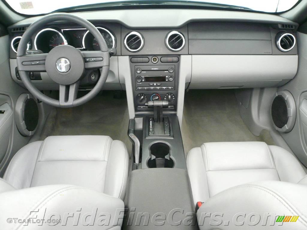 2007 Mustang V6 Premium Convertible - Vista Blue Metallic / Light Graphite photo #15