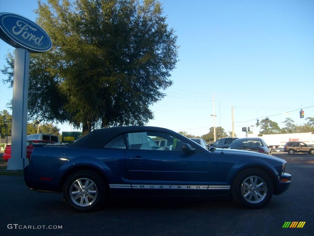 2008 Mustang V6 Deluxe Convertible - Black / Light Graphite photo #2