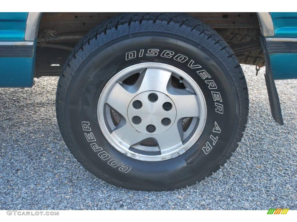 1994 C/K K1500 Z71 Extended Cab 4x4 - Light Quasar Blue Metallic / Beige photo #11