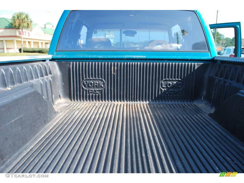 1994 C/K K1500 Z71 Extended Cab 4x4 - Light Quasar Blue Metallic / Beige photo #24