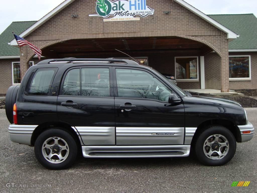 Black Chevrolet Tracker