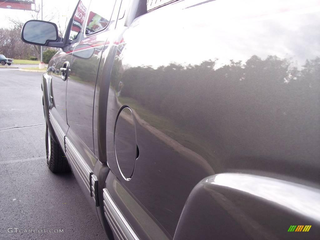 2001 Silverado 1500 LS Extended Cab 4x4 - Medium Charcoal Gray Metallic / Medium Gray photo #20