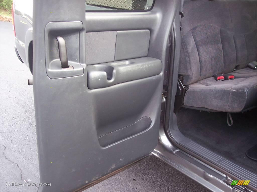 2001 Silverado 1500 LS Extended Cab 4x4 - Medium Charcoal Gray Metallic / Medium Gray photo #35