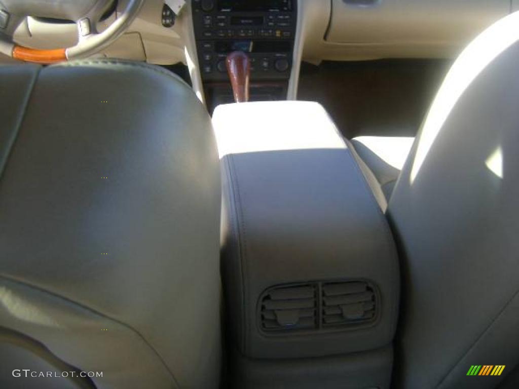 2001 Seville STS - Crimson Red / Shale photo #15