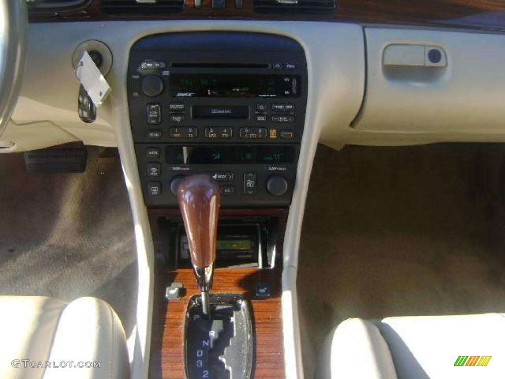 2001 Seville STS - Crimson Red / Shale photo #17