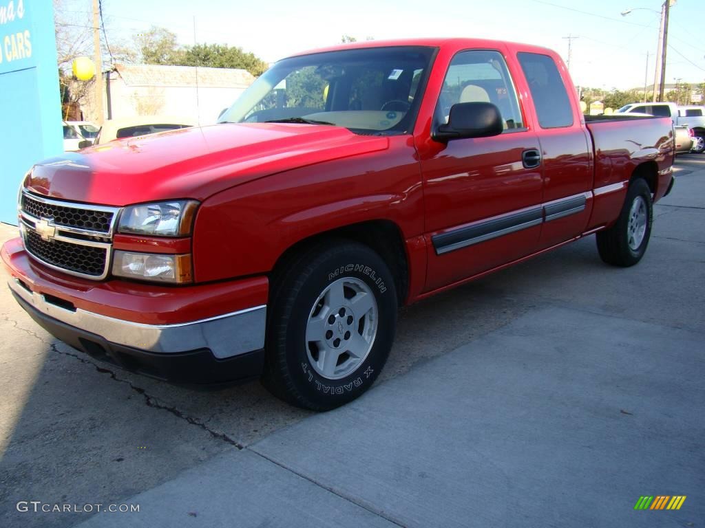 2006 Silverado 1500 LT Extended Cab - Victory Red / Tan photo #4
