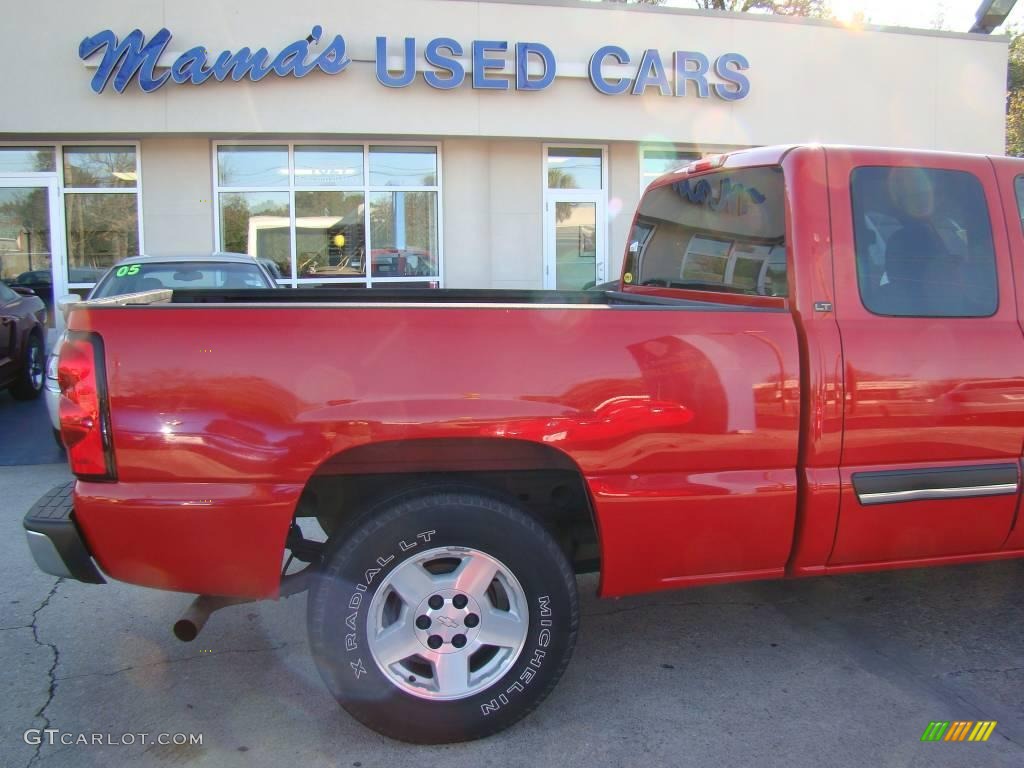 2006 Silverado 1500 LT Extended Cab - Victory Red / Tan photo #28
