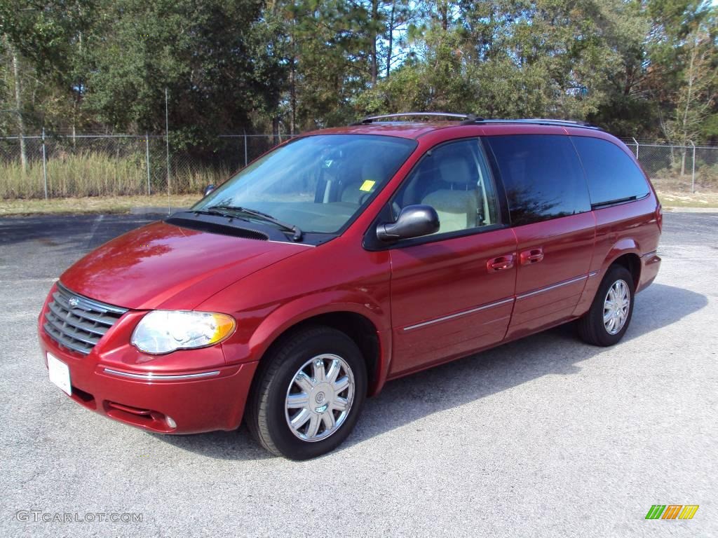 2005 Town & Country Limited - Inferno Red Pearl / Dark Khaki/Light Graystone photo #1