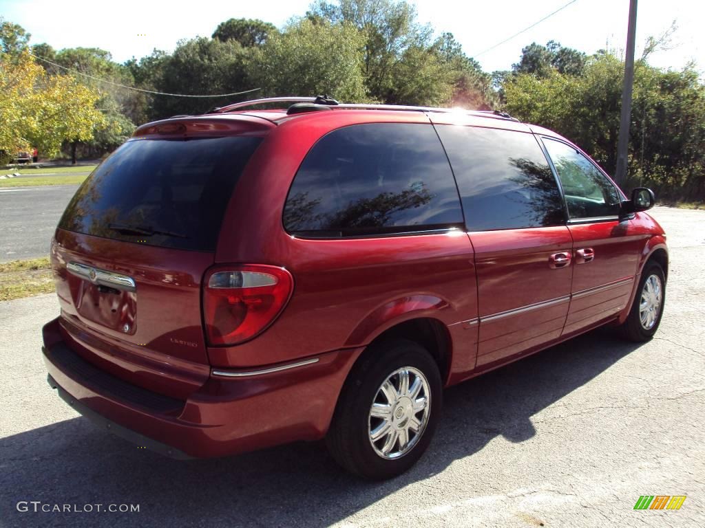 2005 Town & Country Limited - Inferno Red Pearl / Dark Khaki/Light Graystone photo #9