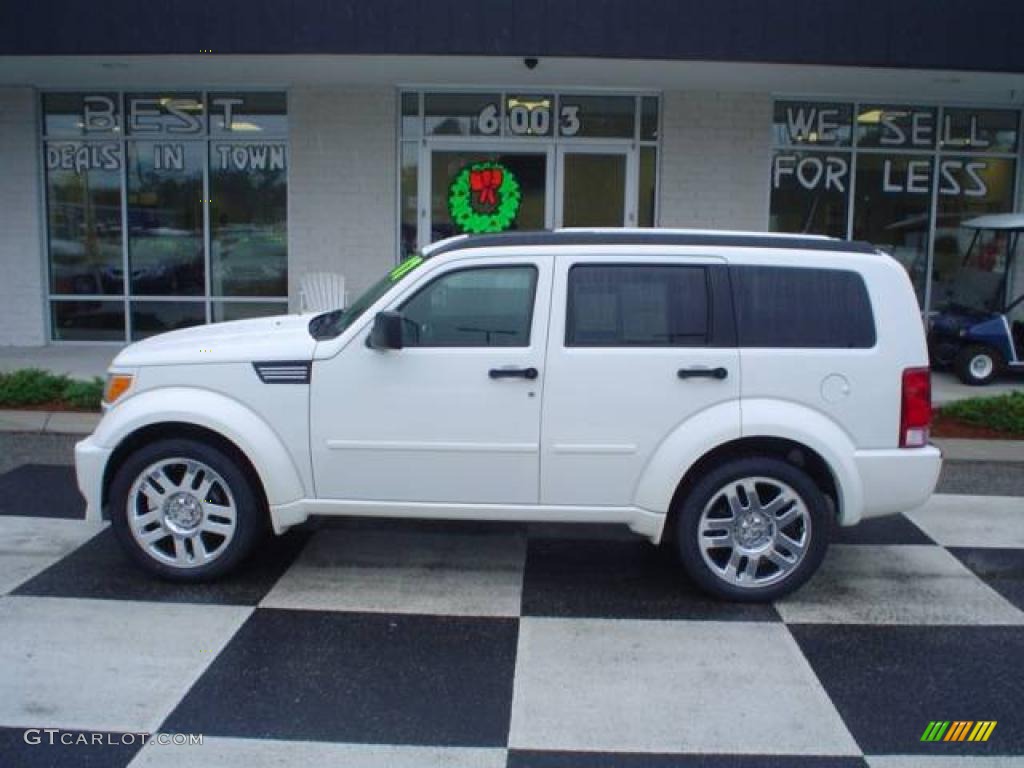 Stone White Dodge Nitro