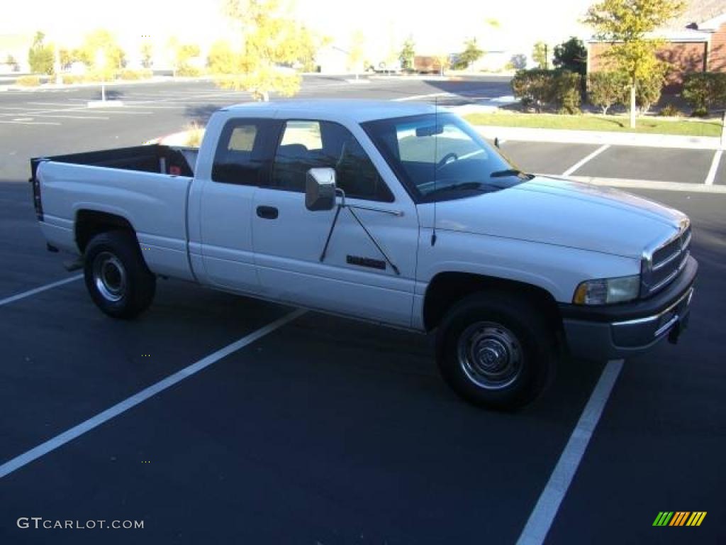 1999 Ram 2500 ST Extended Cab - Bright White / Mist Gray photo #4