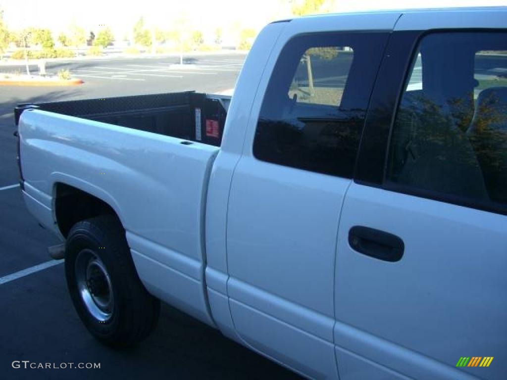 1999 Ram 2500 ST Extended Cab - Bright White / Mist Gray photo #14