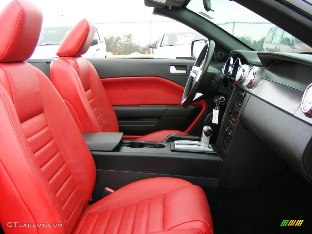 2006 Mustang GT Premium Convertible - Black / Red/Dark Charcoal photo #18