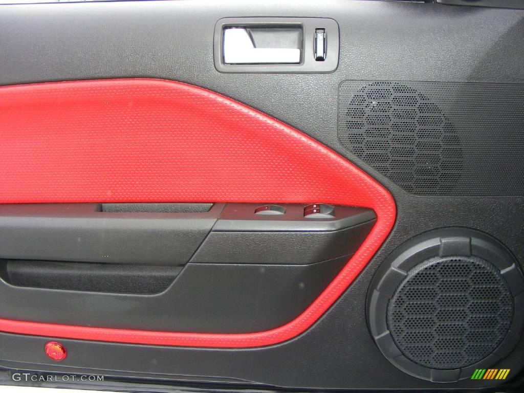 2006 Mustang GT Premium Convertible - Black / Red/Dark Charcoal photo #24
