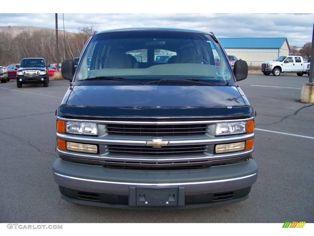 2000 Express G1500 Passenger Conversion Van - Medium Bronzemist Metallic / Neutral photo #2