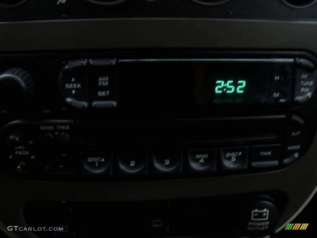 2004 PT Cruiser Touring Turbo - Seamist Green Metallic / Taupe/Pearl Beige photo #25