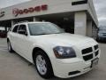 2005 Cool Vanilla White Dodge Magnum SXT  photo #1