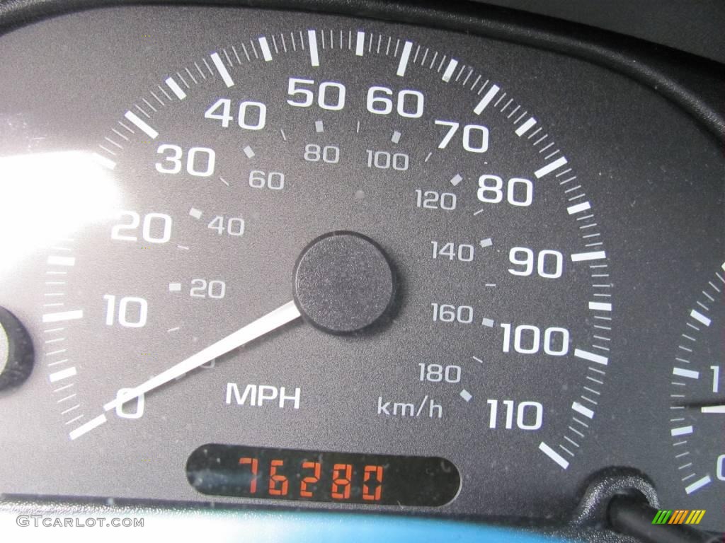 2005 Cavalier Coupe - Sunburst Orange Metallic / Graphite Gray photo #15