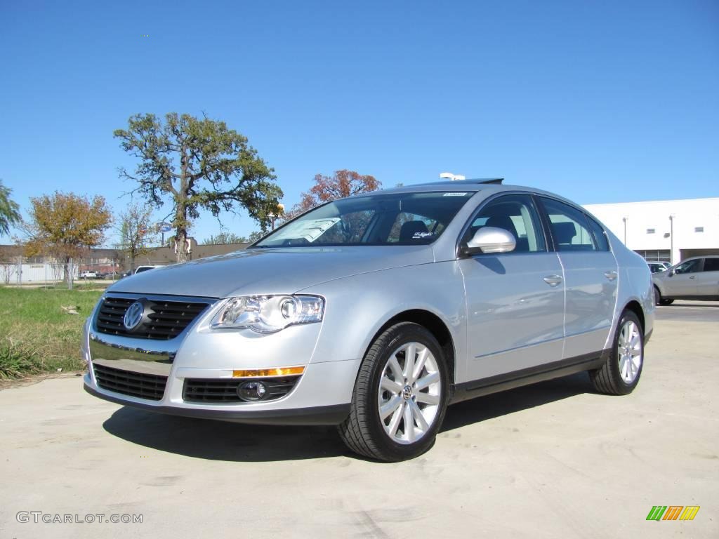 2010 Passat Komfort Sedan - Reflex Silver Metallic / Black photo #1