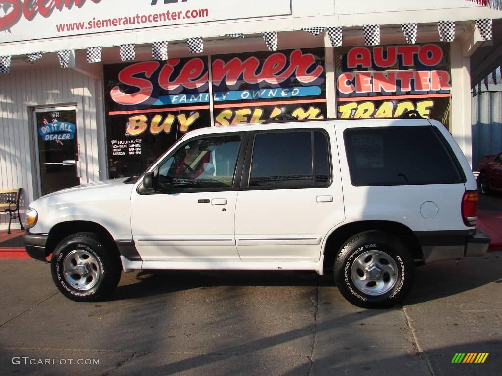 1999 Explorer XLT 4x4 - Oxford White / Medium Prairie Tan photo #1