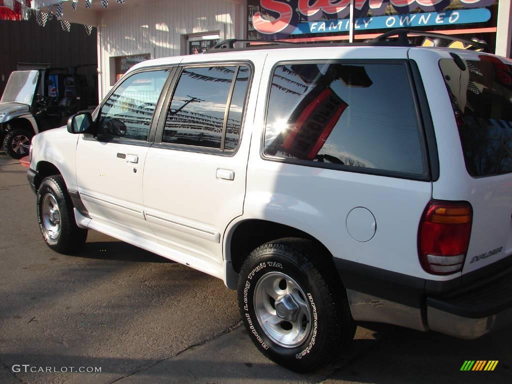 1999 Explorer XLT 4x4 - Oxford White / Medium Prairie Tan photo #3