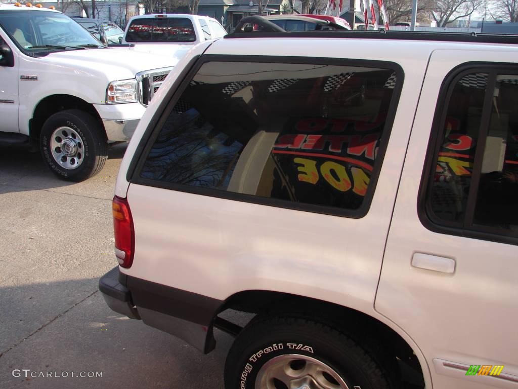 1999 Explorer XLT 4x4 - Oxford White / Medium Prairie Tan photo #7