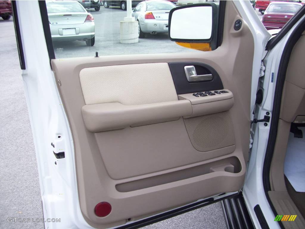 2003 Expedition Eddie Bauer 4x4 - Oxford White / Medium Parchment photo #9