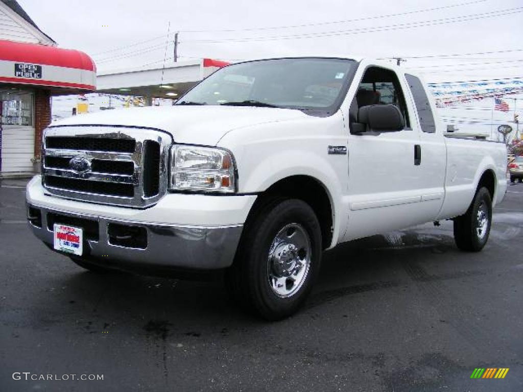 Oxford White Ford F250 Super Duty