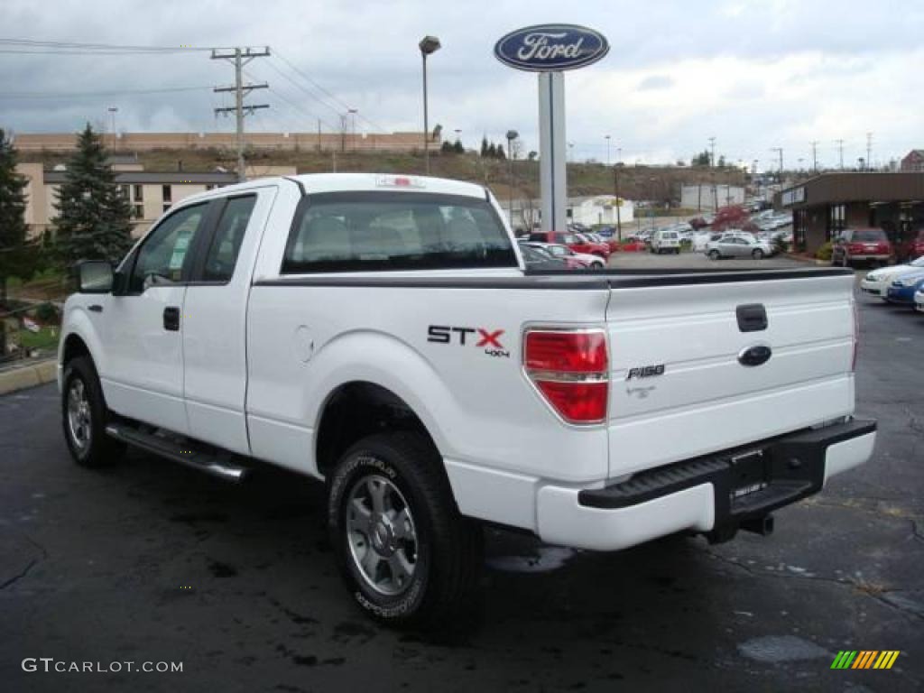 2010 F150 STX SuperCab 4x4 - Oxford White / Medium Stone photo #5