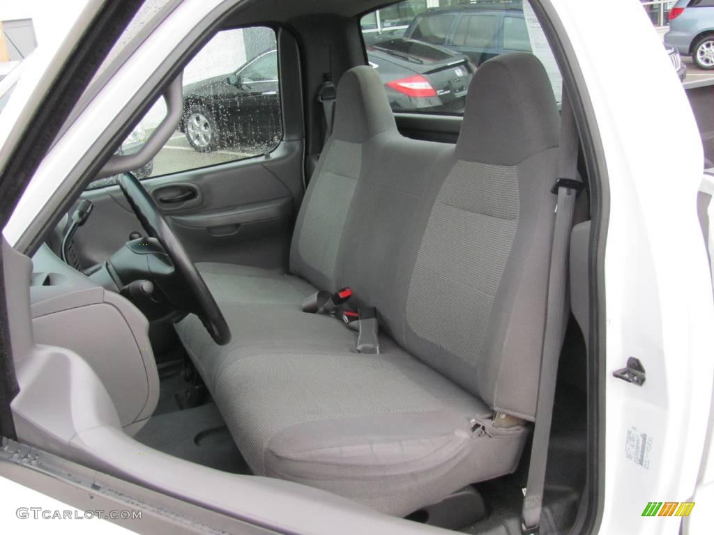 2001 F150 XL Regular Cab - Oxford White / Medium Graphite photo #13