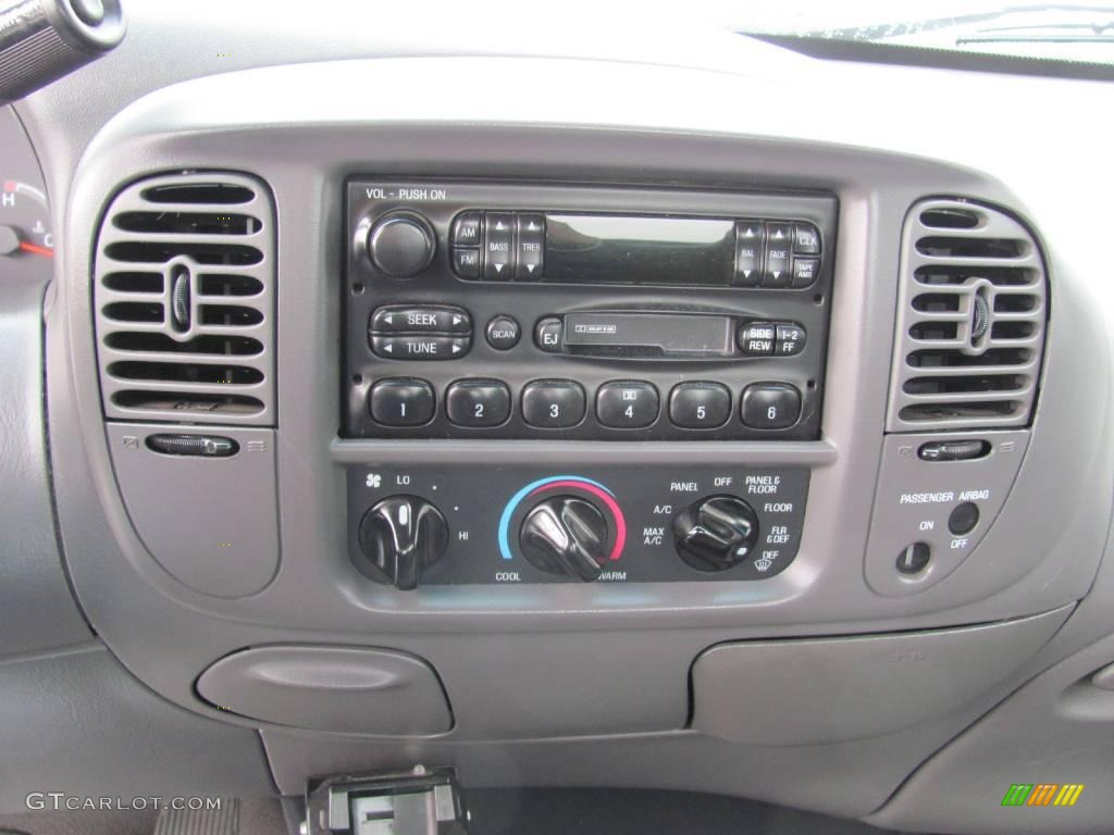 2001 F150 XL Regular Cab - Oxford White / Medium Graphite photo #16